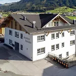 Residenz Edelalm 1 *
